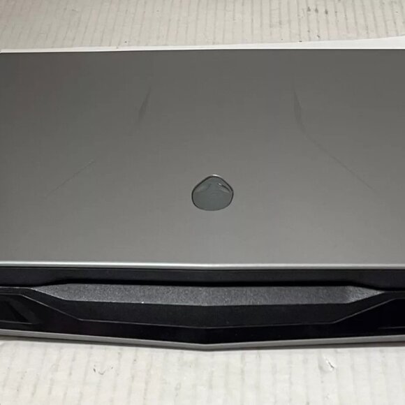 Alienware M11x R2, Core i7-U640 8GB RAM 750GB HDD Win10Pro -GT 335M-AS IS - Picture 9 of 13